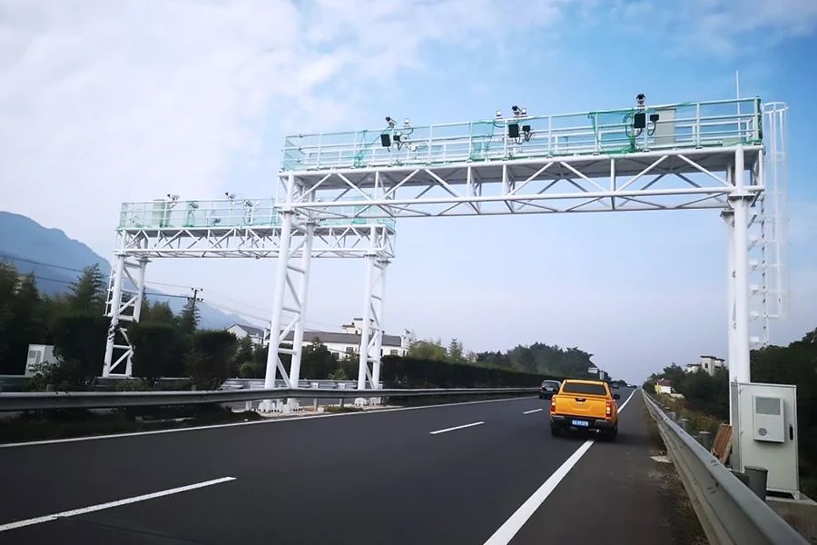 高速公路外場(chǎng)設(shè)備